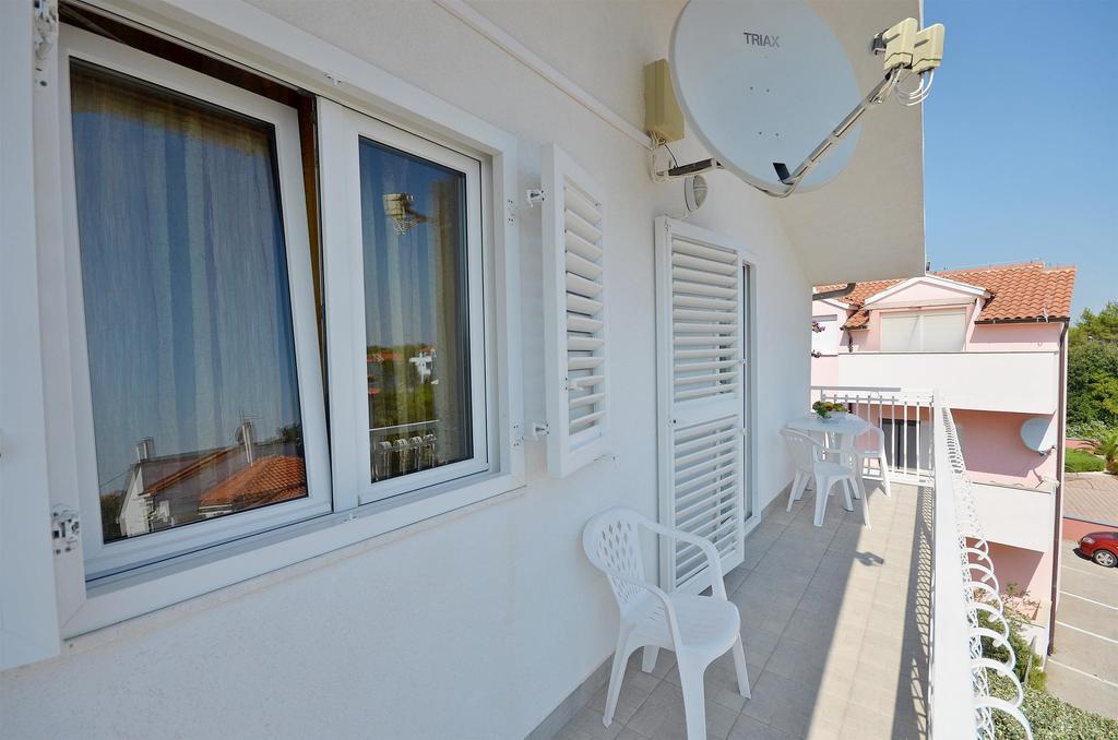 Apartments Sime Vodice Exteriör bild