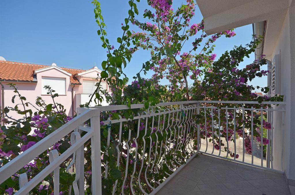 Apartments Sime Vodice Exteriör bild